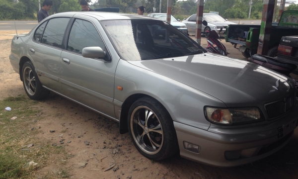 NISSAN CEFIRO VQ 2.0G AT ปี 40 รถสวยจัดหรูหราทั้งคันพร้อมใช้งาน เครื่องยนต์ติดแก๊ส LPG ลงเล่มครบถูกต้อง แรงดีแน่นดี ภายในห้องเก๋งตกแต่งหรูหราครบเพียบพร้อม CD  AIRBAG. ABS เบาะหนังแท้ พ.เพาเวอร์ ก.ไฟฟ้า ผ้าม่าน ภายนอกสีสันสวยบางๆเดิมๆ ล้อแม็กขอบ 17 ลายสวย