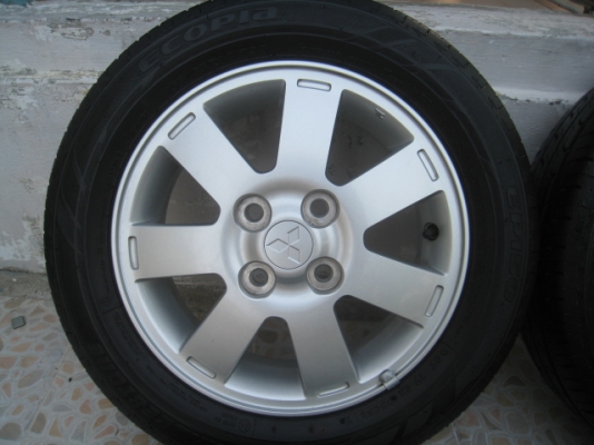 ขายล้อแม็กมือสอง Mitsu mirage 14"x4.5" et46 4รู100 + ยางปี38,1เส้นและ49,3เส้นปี12 สนใจติดต่อเล็กคลองสาม (081-3747940)
