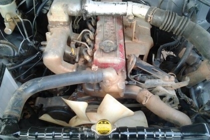 NISSAN BIG M CAB 2.5 MT BD25 ปี 34 รถสภาพดีพร้อมใช้งานได้เลยครับ เครื่องแห้งแรงดีไม่เยิ้ม ภายในเก๋งคอนโซลสวยครบพร้อม พวงมาลัยธรรมดา แอร์เย็น กระบะไม่มีผุกร่อน ช่วงล่างคัชซีไม่ผุ ยางสภาพดี 4 เส้นประมาณ 60\% พร้อมใช้งาน เอกสารทะเบียนครบพร้อมโอน ราคาต่อรองได้