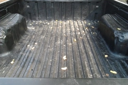 NISSAN BIG M CAB 2.5 MT BD25 ปี 34 รถสภาพดีพร้อมใช้งานได้เลยครับ เครื่องแห้งแรงดีไม่เยิ้ม ภายในเก๋งคอนโซลสวยครบพร้อม พวงมาลัยธรรมดา แอร์เย็น กระบะไม่มีผุกร่อน ช่วงล่างคัชซีไม่ผุ ยางสภาพดี 4 เส้นประมาณ 60\% พร้อมใช้งาน เอกสารทะเบียนครบพร้อมโอน ราคาต่อรองได้