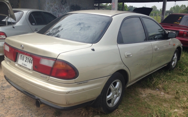 MAZDA 323 SEDAN 1.6 AT ปี 97 เครื่องแห้งแรงดีเดิมๆพร้อมใช้งาน ติดตั้งแก๊ส LPG ครบแล้ว ภายในเก๋งคอนโซลสวยครบ แอร์เย็น พ.เพาเวอร์ ก.ไฟฟ้า ภายนอกสีสันบางเดิมไม่มีชนหนัก ช่วงล่างล้อแม็กลายสวย ยางสภาพดี 4 เส้นประมาณ 70\% พร้อมใช้งาน เอกสารทะเบียนครบพร้อมโอน ราค