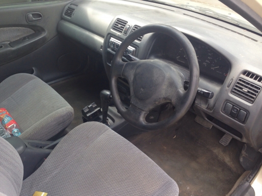 MAZDA 323 SEDAN 1.6 AT ปี 97 เครื่องแห้งแรงดีเดิมๆพร้อมใช้งาน ติดตั้งแก๊ส LPG ครบแล้ว ภายในเก๋งคอนโซลสวยครบ แอร์เย็น พ.เพาเวอร์ ก.ไฟฟ้า ภายนอกสีสันบางเดิมไม่มีชนหนัก ช่วงล่างล้อแม็กลายสวย ยางสภาพดี 4 เส้นประมาณ 70\% พร้อมใช้งาน เอกสารทะเบียนครบพร้อมโอน ราค