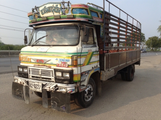 ขายHINO KM350 เครื่อง110 แรงม้า กระบะไม้ยาว 5.50 เมตร เกียรดี เฟืองท้ายใหญ่ ซัซซีสวย เครื่องกำลังดี ขับดี ใช้งานอยู่ปรกติ ขาย 175,000 บาท