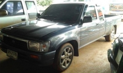 TOYOTA HILUX MIGHTY - X EXTRACAB 2.5 MT ปี 36 รถสวยจัดรอบคันพร้อมใช้งานได้เลยครับ เครื่องแน่นแรงดีไม่เยิ้ม ภายในเก๋งคอนโซลสวยครบพร้อม แอร์เย็น พวงมาลัยธรรมดา ภายนอกสวยบางเดิมๆกระบะไม่มีผุฝาท้ายโปร่งหลังอย่างสวย ช่วงล่างล้อแม็กสวยมาก ยางสภาพดี 4 เส้นประมาณ