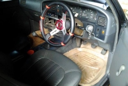 TOYOTA HILUX MIGHTY - X EXTRACAB 2.5 MT ปี 36 รถสวยจัดรอบคันพร้อมใช้งานได้เลยครับ เครื่องแน่นแรงดีไม่เยิ้ม ภายในเก๋งคอนโซลสวยครบพร้อม แอร์เย็น พวงมาลัยธรรมดา ภายนอกสวยบางเดิมๆกระบะไม่มีผุฝาท้ายโปร่งหลังอย่างสวย ช่วงล่างล้อแม็กสวยมาก ยางสภาพดี 4 เส้นประมาณ