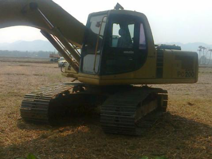 ขายรถแบ็คโฮ komatsu pc200 รุ่น 6 เครื่องเดิม ปั๊มเดิม ซีเรียล 85,&times;&times;&times; เอกสารเล่มทะเบียน