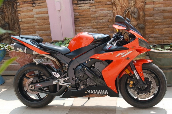 --YAMAHA R1 THAILAND 1ooocc ปี2oo4 ท่อ Leovince คู่ สวยๆๆ <<สรรพสามิตตัวจริง>>--