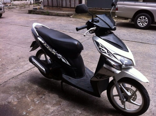 click ปี 50 สีขาว ดำ ล้อแม็ก รถบ้าน ภายใน ภายนอกเดิมๆ เครื่องแน่น ไม่หลวม ควันไม่ไหล เอกสารพร้อม เชิญแวะชมก่อนได้จ้า