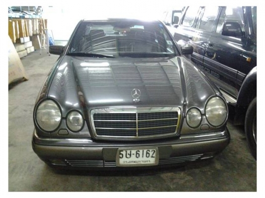 benz E-class เจ้าของขายเองเดิมๆ สวยๆพร้อมใช้ไร้ที่ตริ