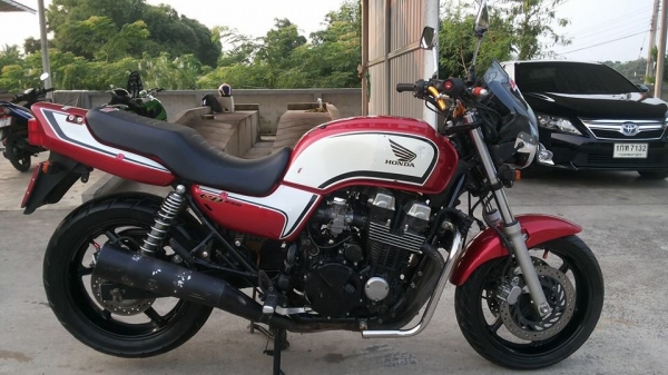 ขาย ฮอนด้า CB750 f2n inv.ออกชื่อคนซื้อ รถปี 03 คาร์บิวไฟฟ้า 0822169945