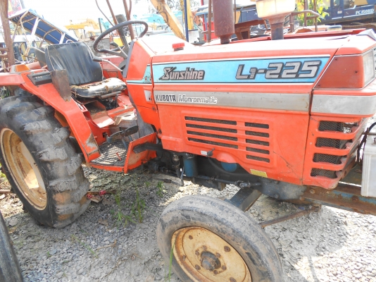 KUBOTA L1-225 มือสองจร้าา