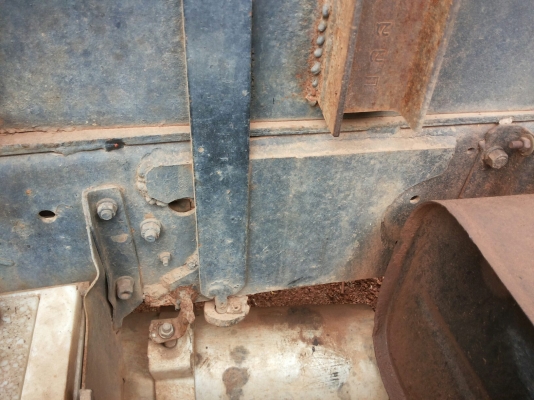 **730,000 บ.ต่อรอง**ขาย6ล้อดั๊ม ISUZU ROCKY FRR11L 175HP เครื่อง6BG1 175แรงวางมาใหม่(ลงเล่ม) ฟิต ไม่เยิ้มไม่หลวม พ.พาวเวอร์ เบรคทริฟฟี่ แอร์ กระบะดั๊มเหล็กสภาพดีพื้นดีไม่ผุข้างมีผุนิดหน่อย หัวสวยไม่ผภายในดีคอนโซลครบ ช่วงล่างแน่นคัสซีดีใหญ่ไม่ผุไม่บวม มีตำ