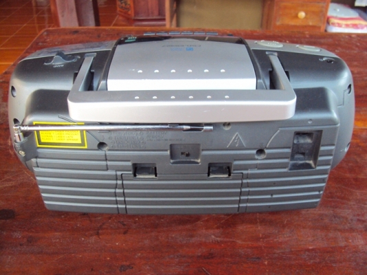 ขายวิทยุ-เทปหูหิ้วแนว Vintage สามตัวครับสภาพสวยทุกตัว ขายวิทยุ-เทปหูหิ้วแนว Vintage สามตัวครับสภาพสวยทุกตัว