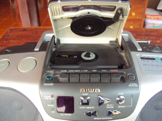 ขายวิทยุ-เทปหูหิ้วแนว Vintage สามตัวครับสภาพสวยทุกตัว ขายวิทยุ-เทปหูหิ้วแนว Vintage สามตัวครับสภาพสวยทุกตัว