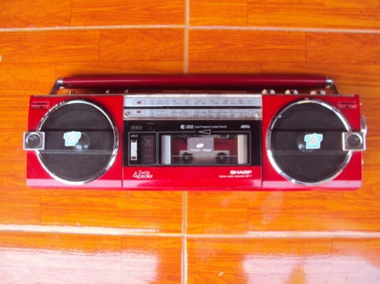 ขายวิทยุ-เทปหูหิ้วแนว Vintage สามตัวครับสภาพสวยทุกตัว ขายวิทยุ-เทปหูหิ้วแนว Vintage สามตัวครับสภาพสวยทุกตัว