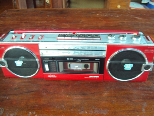 ขายวิทยุ-เทปหูหิ้วแนว Vintage สามตัวครับสภาพสวยทุกตัว ขายวิทยุ-เทปหูหิ้วแนว Vintage สามตัวครับสภาพสวยทุกตัว