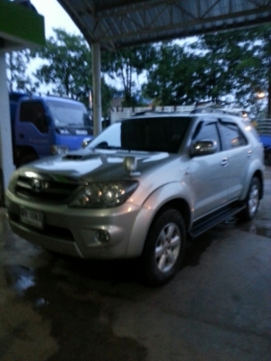 ขายครับ ฟรอจูนเนอร์ ปี 06 เดิมๆ วิ่ง180000 กม ขายที่680000 วางเงิน 80000รับรถใช้งานสบายๆเงื่อนไขไม่ยุ่งยาก