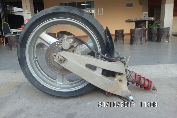 ขาย ชุดล้อโต้  CBR 400 ปี89  ครบๆๆ ถูกๆๆ