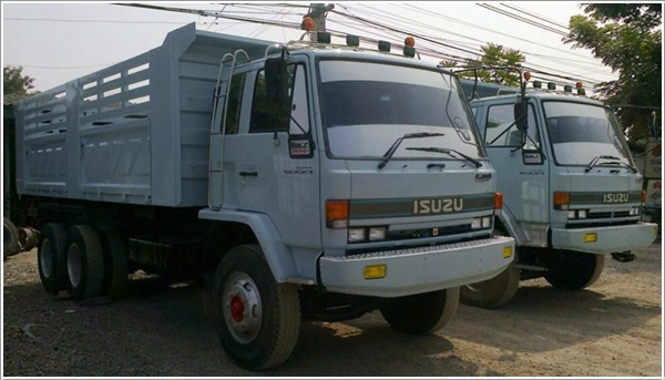 ขาย ISUZU 240 หัวฟ้า กระบะต่อใหม่ 2 คัน รวมราคา 3,100,000 บาท