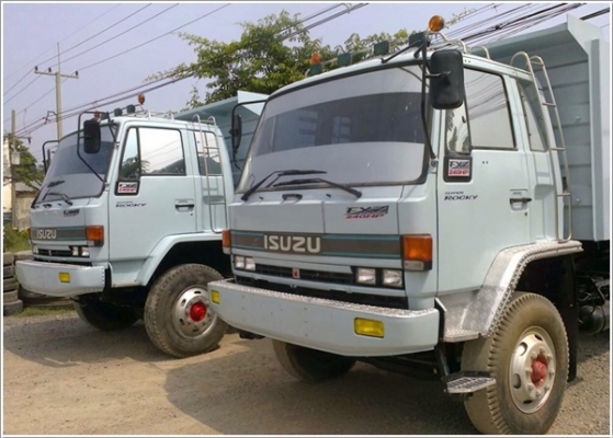 ขาย ISUZU 240 หัวฟ้า กระบะต่อใหม่ 2 คัน รวมราคา 3,100,000 บาท ขาย ISUZU 240 หัวฟ้า กระบะต่อใหม่ 2 คัน รวมราคา 3,100,000 บาท