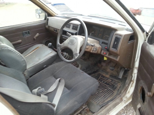 นิสัน กะบะลอย นิสัน กะบะลอย