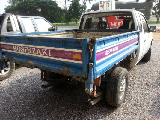 นิสัน กะบะลอย นิสัน กะบะลอย