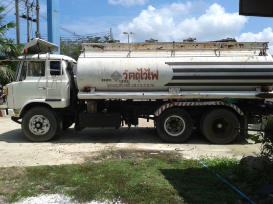 รถสิบล้อบรรทุกน้ำมัน 16000ลิตร 4 ช่อง  พร้อมใช้งาน