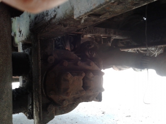 รถสิบล้อบรรทุกน้ำมัน 16000ลิตร 4 ช่อง  พร้อมใช้งาน