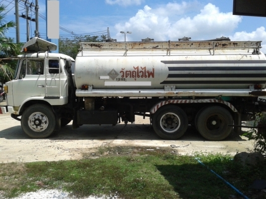 รถสิบล้อบรรทุกน้ำมัน 16000ลิตร 4 ช่อง  พร้อมใช้งาน