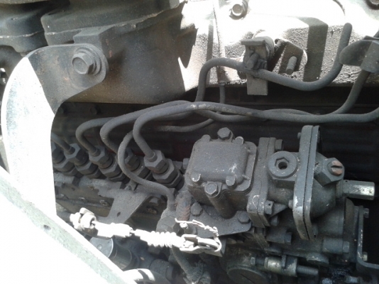 รถสิบล้อบรรทุกน้ำมัน 16000ลิตร 4 ช่อง  พร้อมใช้งาน