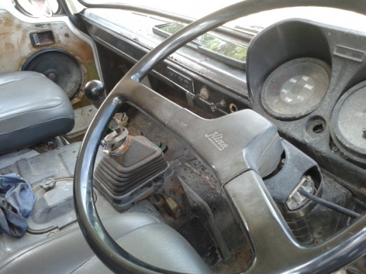 รถสิบล้อบรรทุกน้ำมัน 16000ลิตร 4 ช่อง  พร้อมใช้งาน