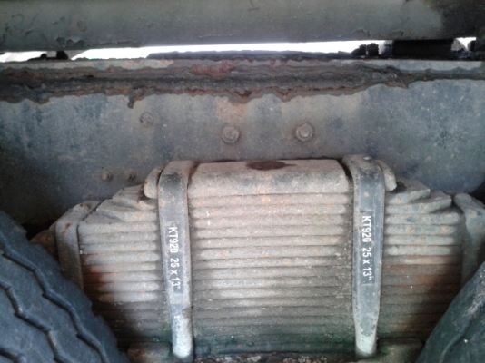 รถสิบล้อบรรทุกน้ำมัน 16000ลิตร 4 ช่อง  พร้อมใช้งาน