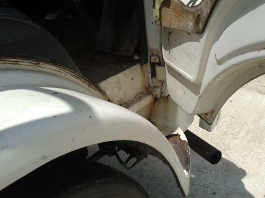 รถสิบล้อบรรทุกน้ำมัน 16000ลิตร 4 ช่อง  พร้อมใช้งาน