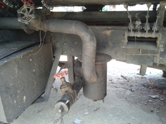 รถสิบล้อบรรทุกน้ำมัน 16000ลิตร 4 ช่อง  พร้อมใช้งาน