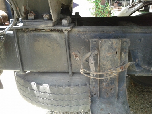 รถสิบล้อบรรทุกน้ำมัน 16000ลิตร 4 ช่อง  พร้อมใช้งาน