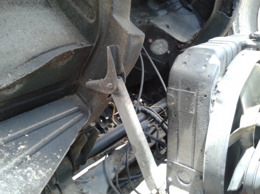 รถสิบล้อบรรทุกน้ำมัน 16000ลิตร 4 ช่อง  พร้อมใช้งาน