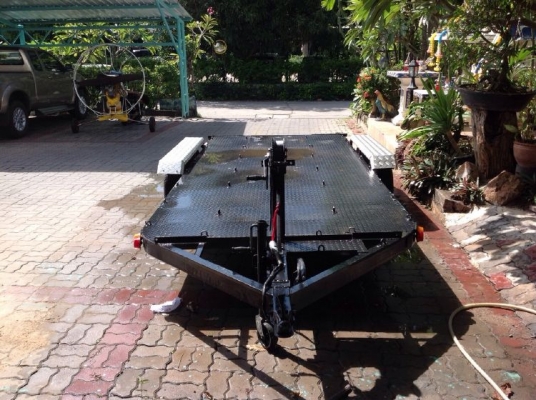 ขายเทรลเลอร์ 4 ล้อ มีระบบไฟเรียบร้อย สภาพดีครับ