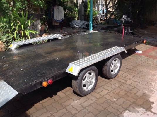 ขายเทรลเลอร์ 4 ล้อ มีระบบไฟเรียบร้อย สภาพดีครับ
