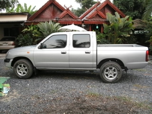 NISSAN FRONTIER  4ประตู  ปี 2001