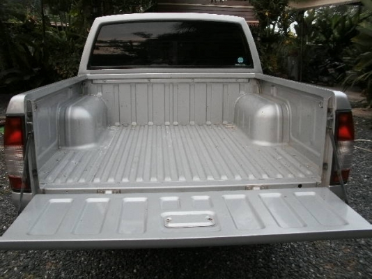 NISSAN FRONTIER  4ประตู  ปี 2001