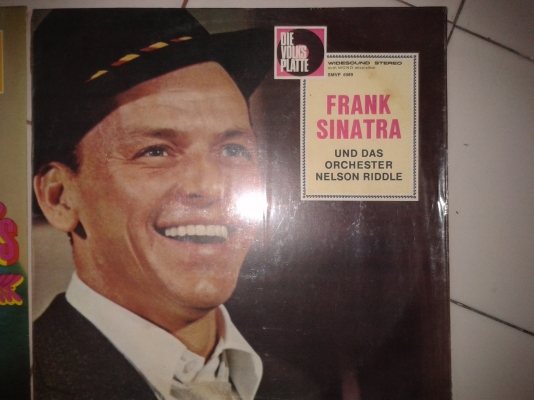 แผ่นเสียงสภาพดี มี 6 แผ่น แผ่นเสียงสภาพดี มี 6 แผ่น