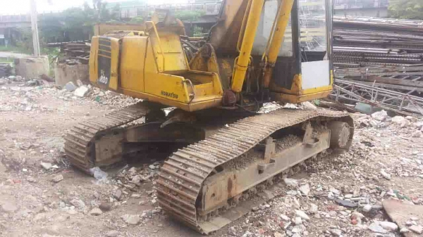 ขาย komatsu pc200 บูมยาว&rlm;