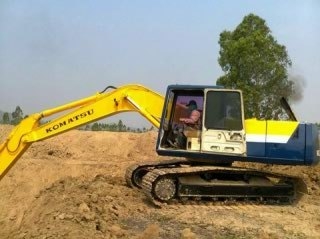 รถขุด KOMATSU PC200-5 เครื่องดี ปั้มดี รถพร้อมใช้งาน มีทะเบียน
