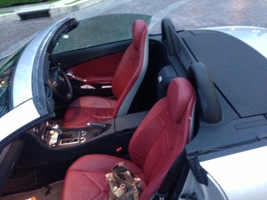 ขายด่วน ขายถูก Benz SLK200 ของแท้ไม่ใช่รถประกอบแน่นอน ชั่วโมงการทำงานแค่12,000 สภาพดีดีมากๆ สนใจสอบถามรายละเอียดเพิ่มได้ที่ 087-3310254 เจี๊ยบค่ะ