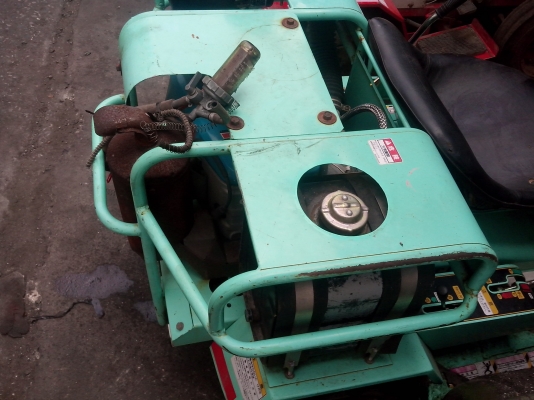 ขายรถตัดหญ้า เก่าญี่ปุ่น เครื่องเเน่น เกียร์ดี  สั้งตัดทำงานปกติ