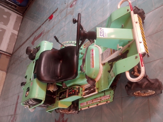 ขายรถตัดหญ้า เก่าญี่ปุ่น เครื่องเเน่น เกียร์ดี  สั้งตัดทำงานปกติ