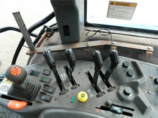 1995 Ford 8670