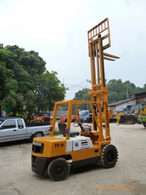 ขายรถยกโฟร์คลิฟท์ 3 ตัน ยี่ห้อ KOMATSU FD30-7 ราคาถูก ขายรถยกโฟร์คลิฟท์ 3 ตัน ยี่ห้อ KOMATSU FD30-7 ราคาถูก