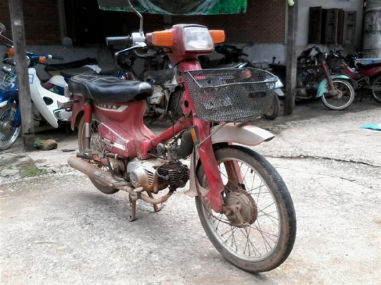 ขายฮอนด้า C700 เครื่องดีพร้อมใช้โครงไม่ผุรถไม่มีเล่มออกใบซื้อขายให้ ขาย 4900 บาท