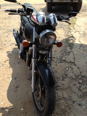 ขายด่วน yamaha ZR400C มีทะเบียนถูกมากๆๆร้อนเงินครับ